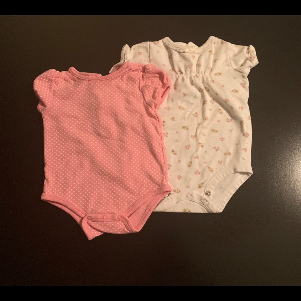 Lot of 2 causal onesies